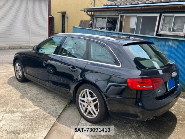 Audi A4 2009-10 8329398-12