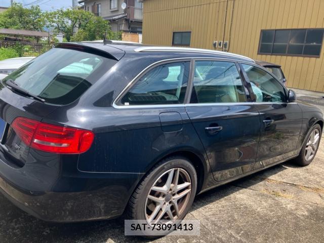Audi A4 2009-10 8329398-13
