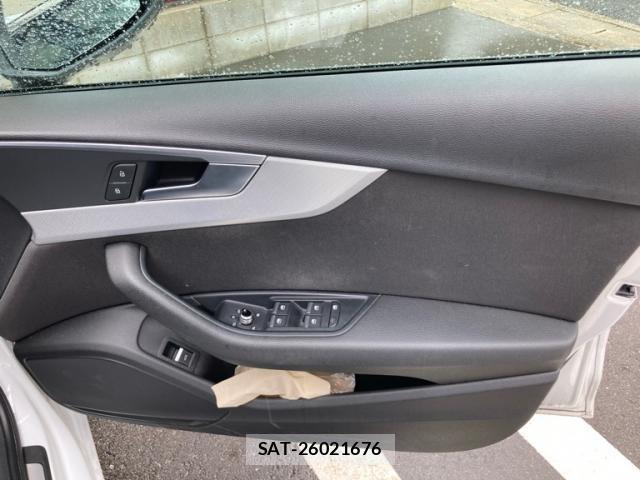 Audi A4 2017-02 8329448-8