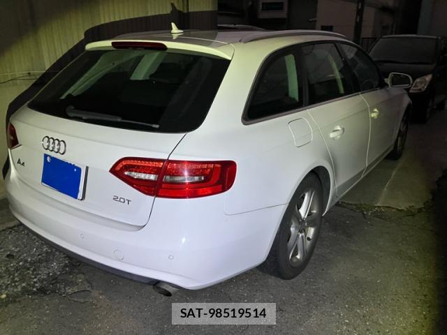 Audi A4 2013-03 8329925-12