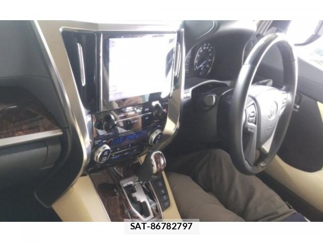 Toyota ALPHARD HYBRID 2022-04 8328642-2