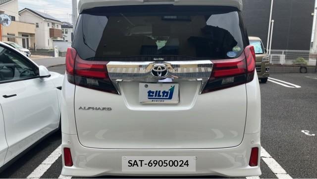 Toyota ALPHARD 2017-10 8329267-1