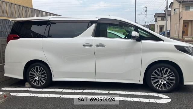 Toyota ALPHARD 2017-10 8329267-10