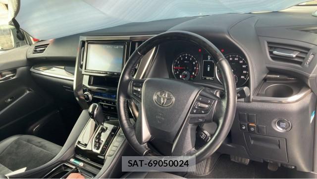 Toyota ALPHARD 2017-10 8329267-2