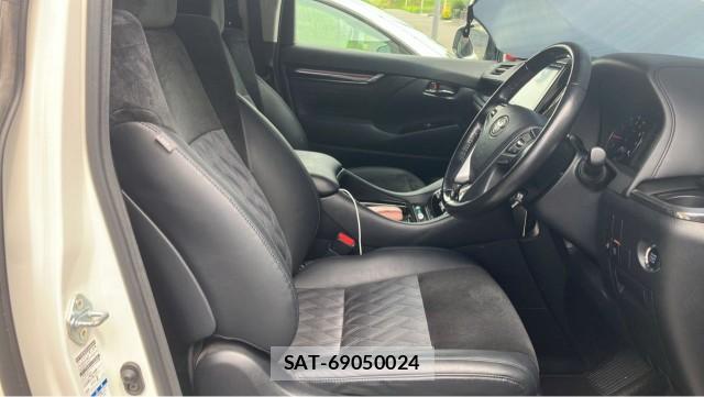 Toyota ALPHARD 2017-10 8329267-5