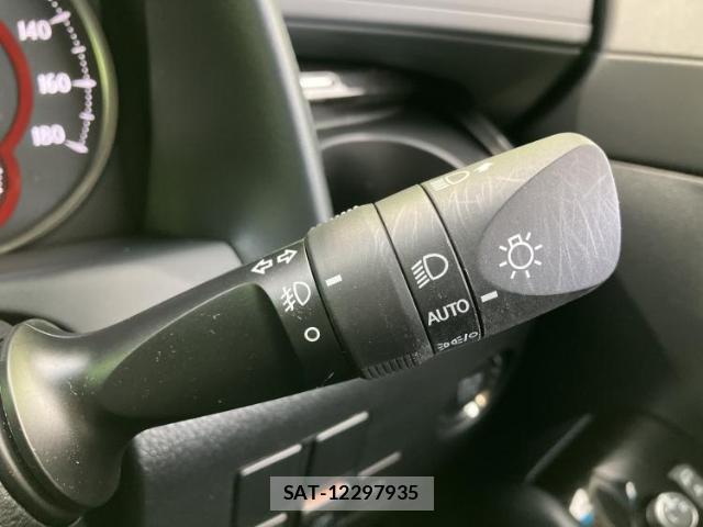 Toyota ALPHARD 2023-02 8330005-16