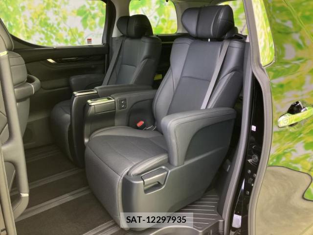 Toyota ALPHARD 2023-02 8330005-7