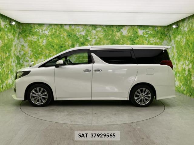 Toyota ALPHARD 2016-09 8330527-1
