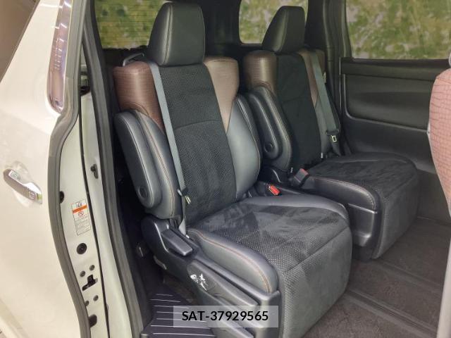 Toyota ALPHARD 2016-09 8330527-6
