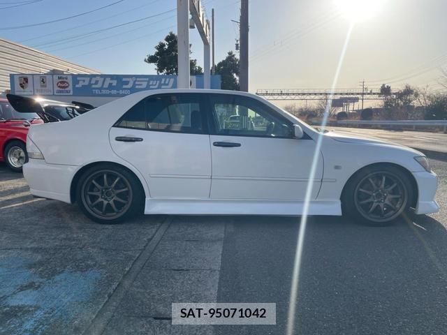 Toyota ALTEZZA 2000-09 8330662-3