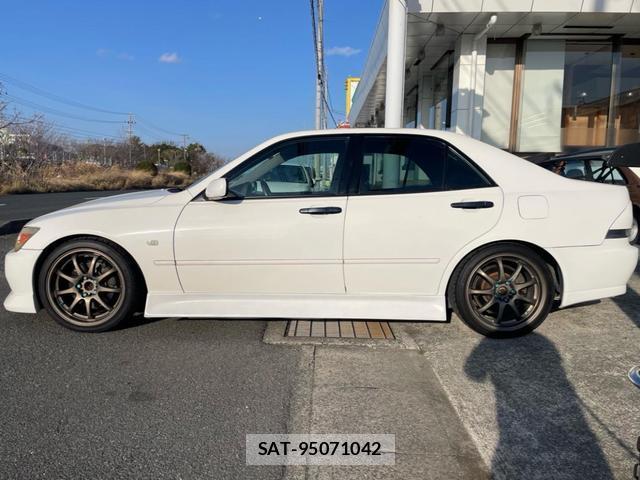 Toyota ALTEZZA 2000-09 8330662-4