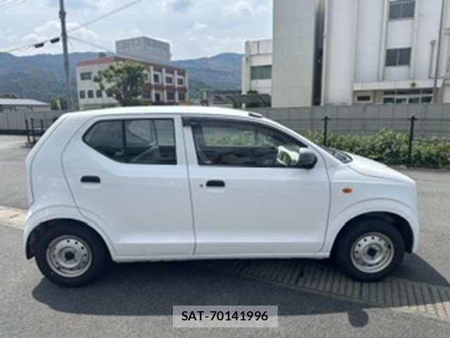 Suzuki ALTO 2017-04 8328002-13