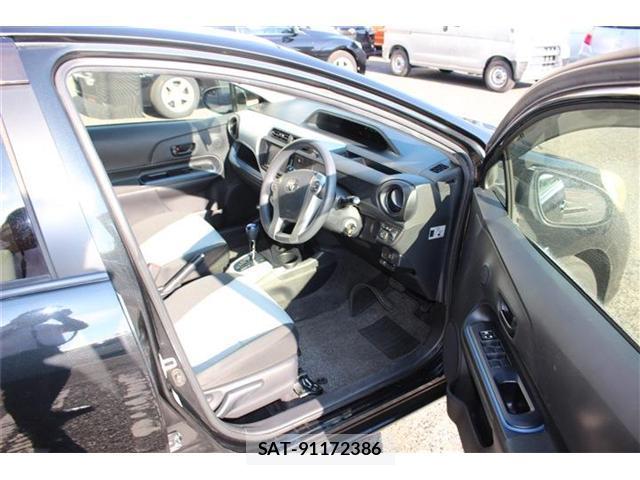 Toyota AQUA 2013-12 8327759-10