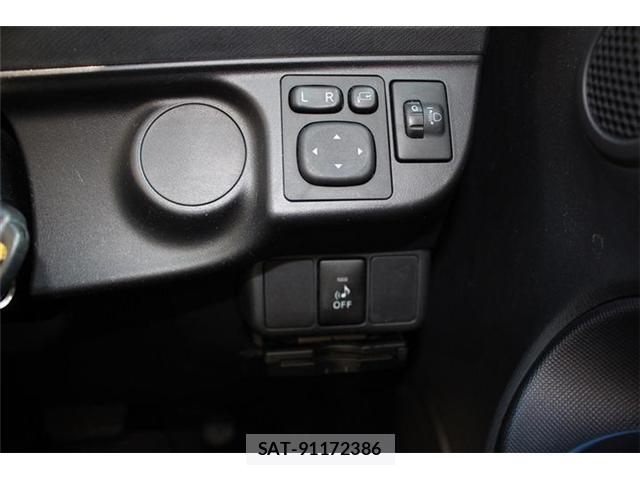 Toyota AQUA 2013-12 8327759-15