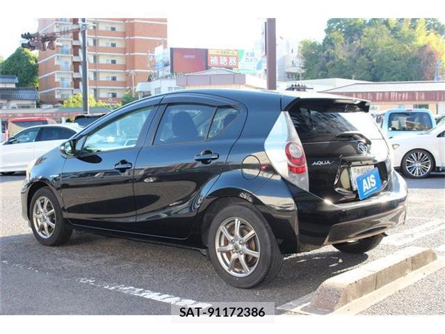 Toyota AQUA 2013-12 8327759-4