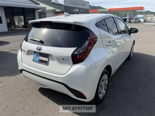 Toyota AQUA 2024-07 8327881-1