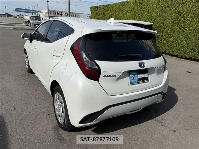 Toyota AQUA 2024-07 8327881-14