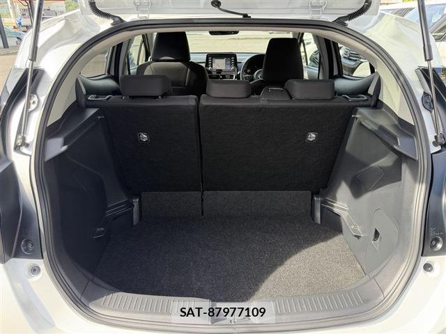 Toyota AQUA 2024-07 8327881-9