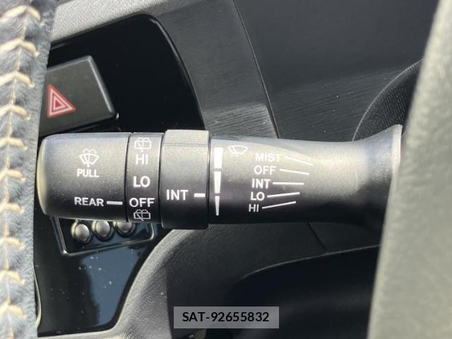 Toyota AQUA 2015-07 8327893-16