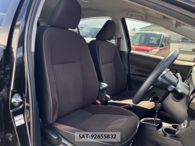 Toyota AQUA 2015-07 8327893-3