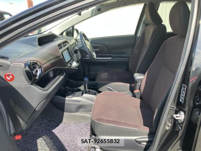 Toyota AQUA 2015-07 8327893-5