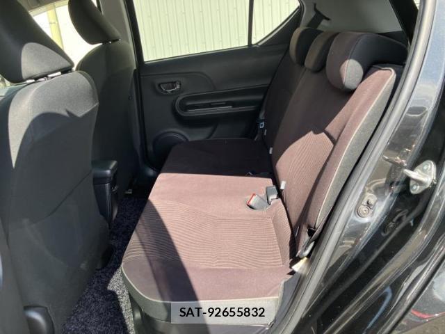 Toyota AQUA 2015-07 8327893-6