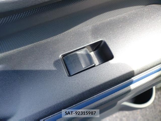 Toyota AQUA 2015-07 8328344-12