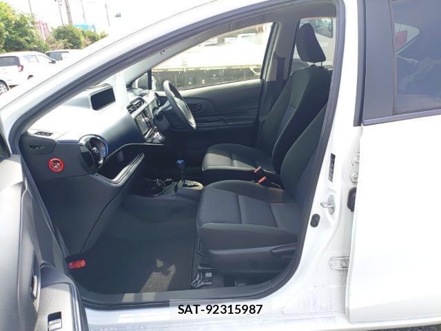 Toyota AQUA 2015-07 8328344-15