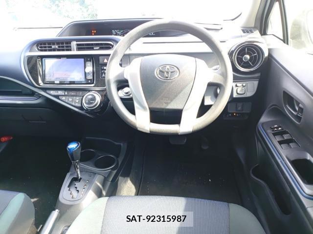 Toyota AQUA 2015-07 8328344-2