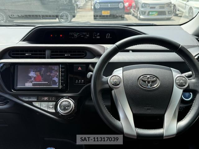 Toyota AQUA 2015-11 8328376-15