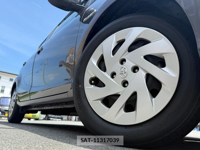 Toyota AQUA 2015-11 8328376-18