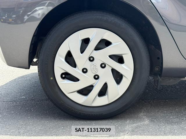 Toyota AQUA 2015-11 8328376-19