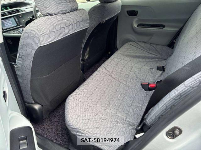 Toyota AQUA 2012-09 8328604-11