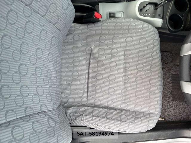 Toyota AQUA 2012-09 8328604-5