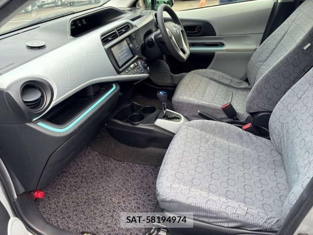 Toyota AQUA 2012-09 8328604-9