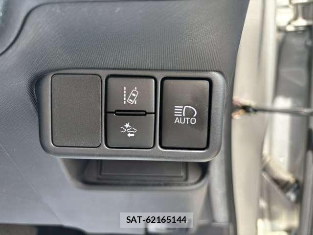 Toyota AQUA 2019-08 8328741-17
