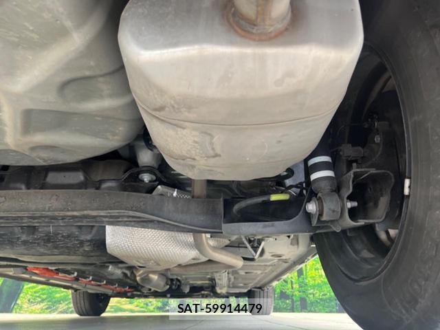 Toyota AQUA 2023-07 8328873-19