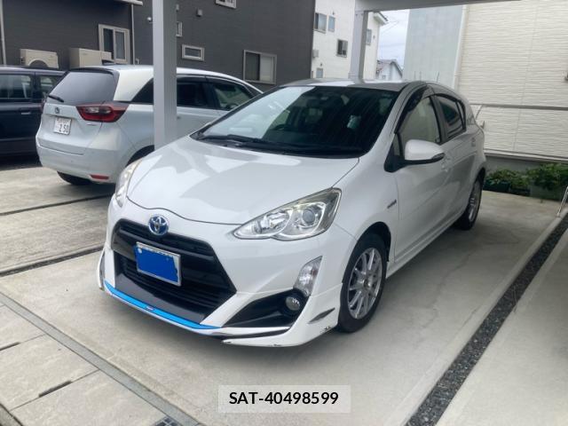 Toyota AQUA 2015-09 8328914-1
