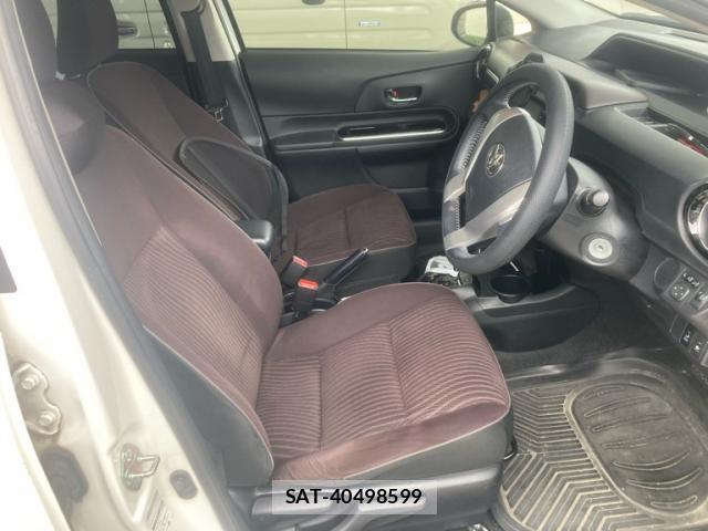 Toyota AQUA 2015-09 8328914-11
