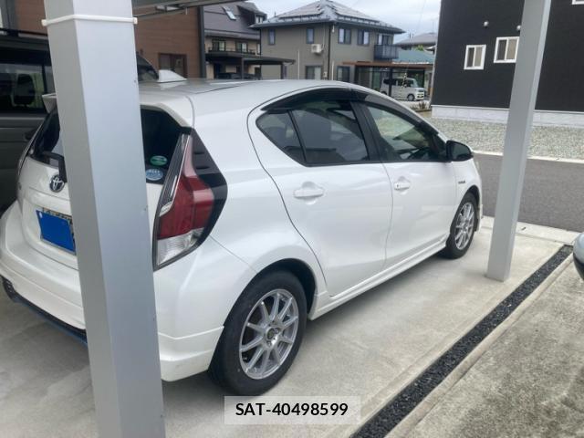 Toyota AQUA 2015-09 8328914-12