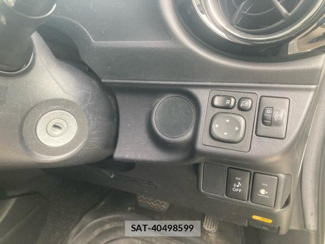 Toyota AQUA 2015-09 8328914-15