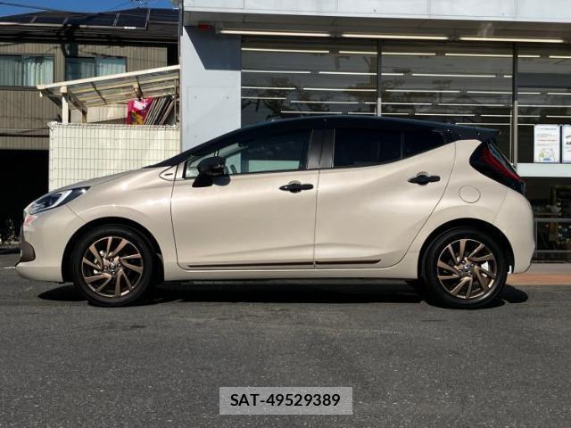 Toyota AQUA 2024-12 8328972-1