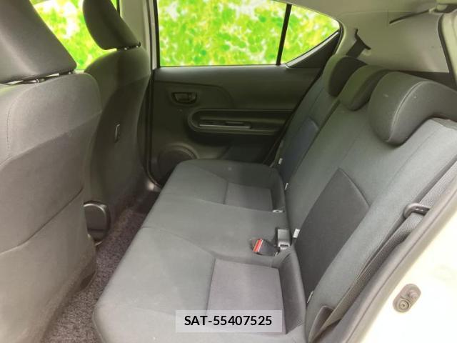 Toyota AQUA 2017-10 8329004-6