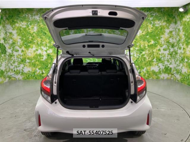 Toyota AQUA 2017-10 8329004-7