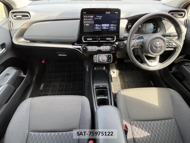 Toyota AQUA 2024-11 8329110-2
