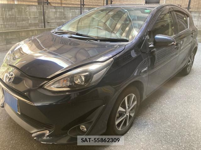 Toyota AQUA 2017-09 8329159-1