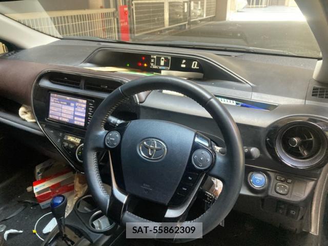 Toyota AQUA 2017-09 8329159-11