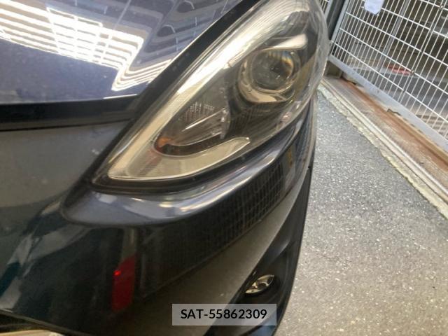 Toyota AQUA 2017-09 8329159-2