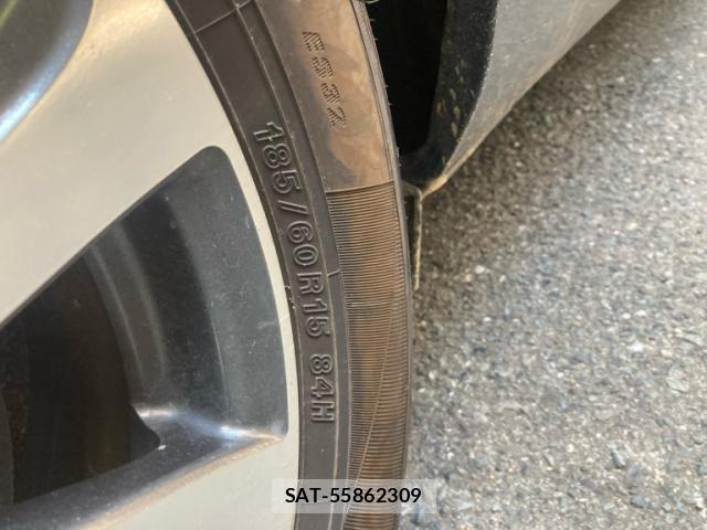Toyota AQUA 2017-09 8329159-3