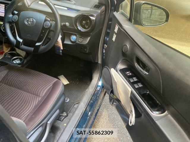 Toyota AQUA 2017-09 8329159-9